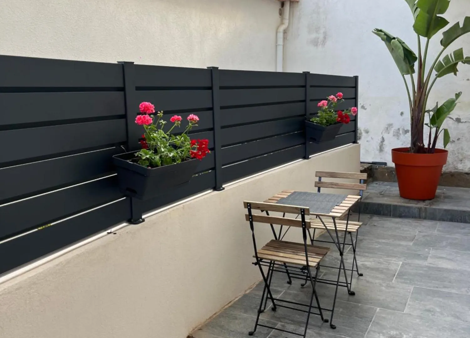 Charmant Bas De Villa Avec Terrasse A Proximite De La Plage Et Du Port Carqueiranne Apartment